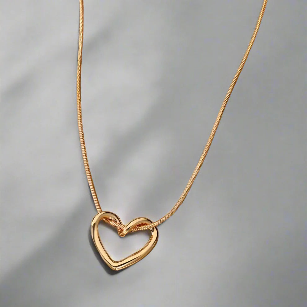 ETERNAL GRACE HEART PENDANT