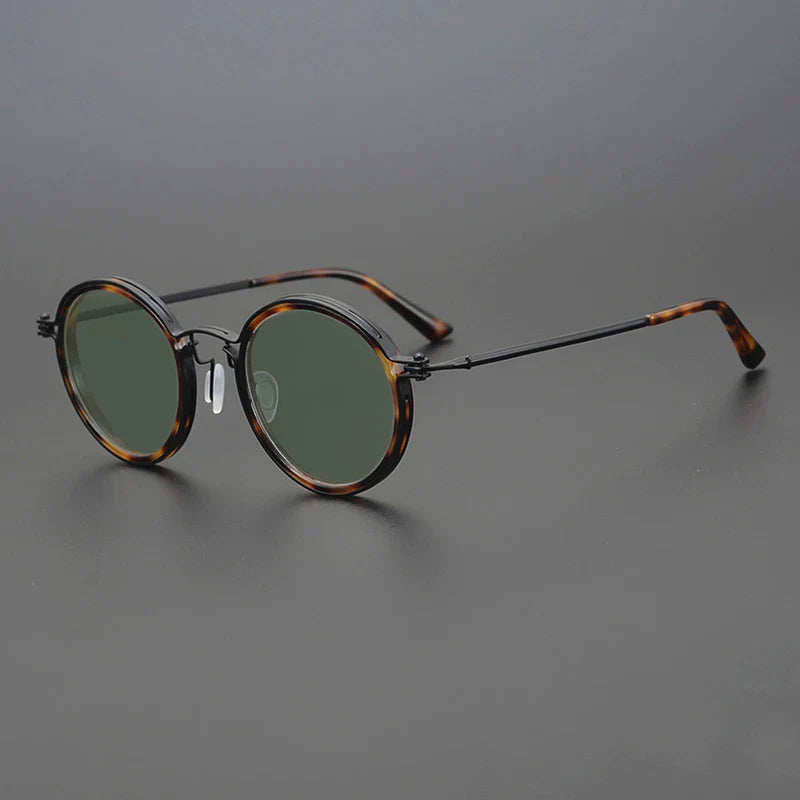 SOLIS ROUND SHADES