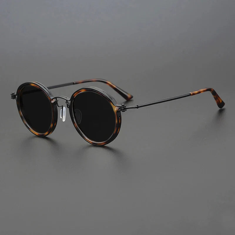 SOLIS ROUND SHADES